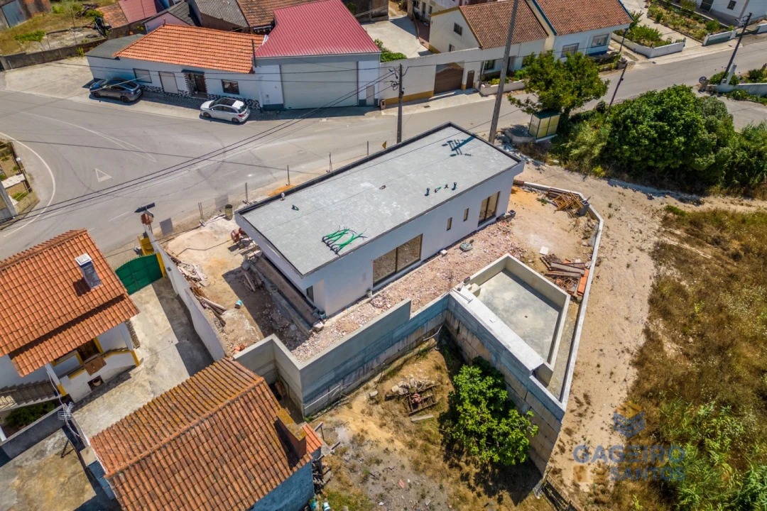 Moradia T3 para Venda em Vimeiro Foto 27