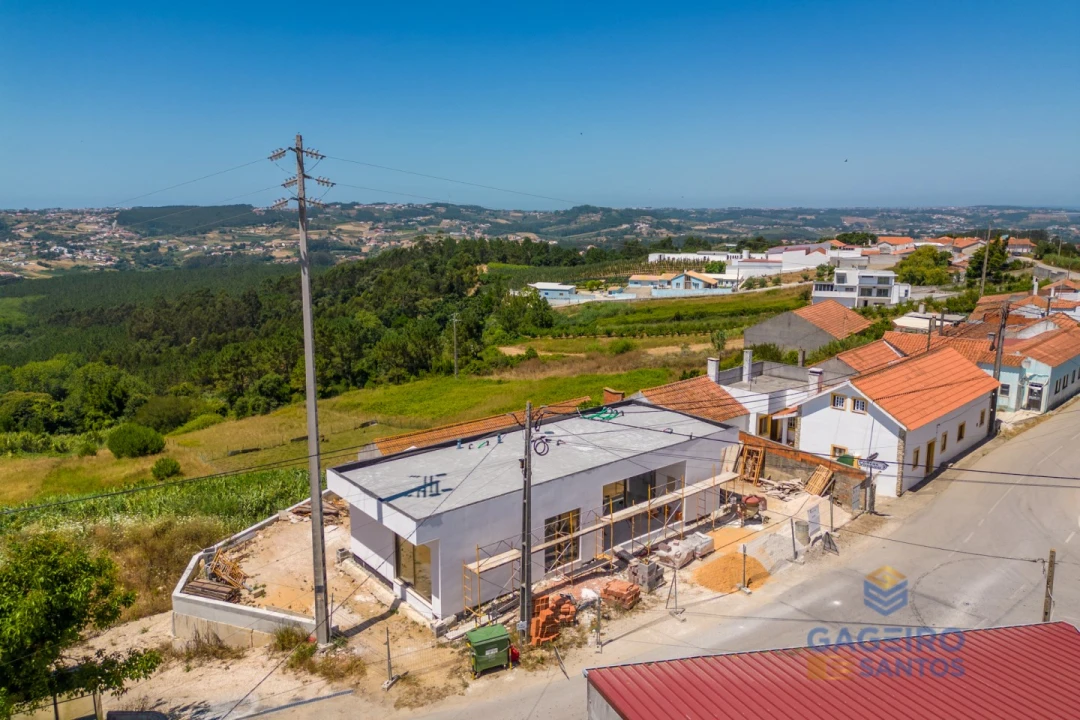 Moradia T3 para Venda em Vimeiro Foto 28