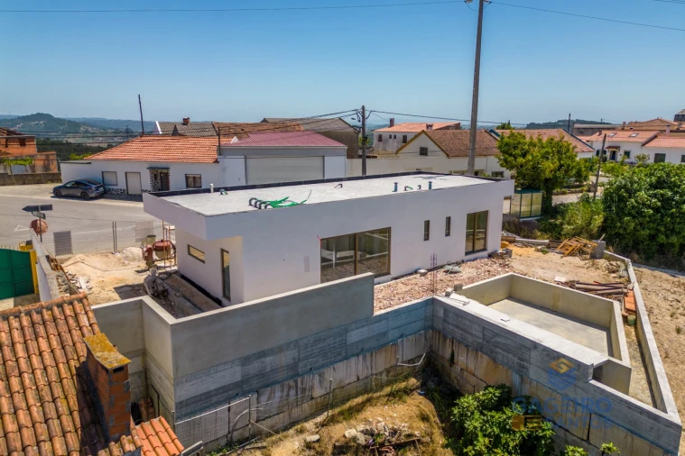 Moradia T3 para Venda em Vimeiro Foto 4