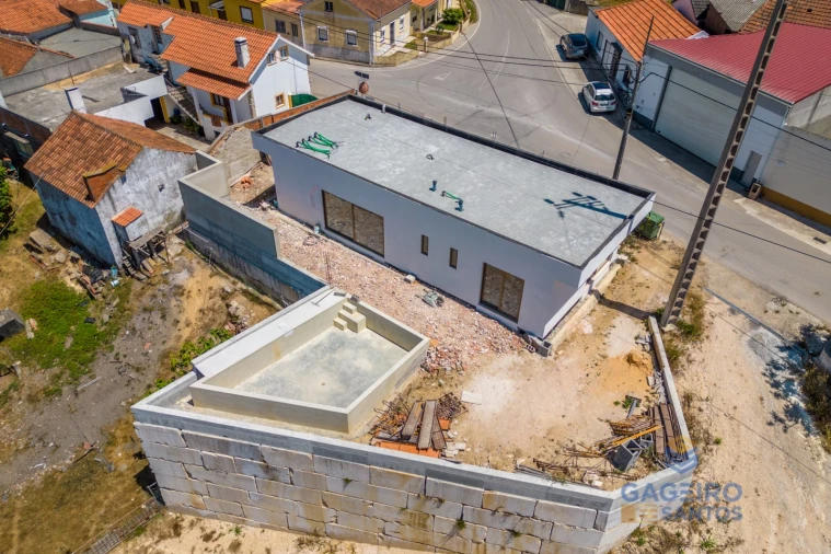 Moradia T3 para Venda em Vimeiro Foto 2