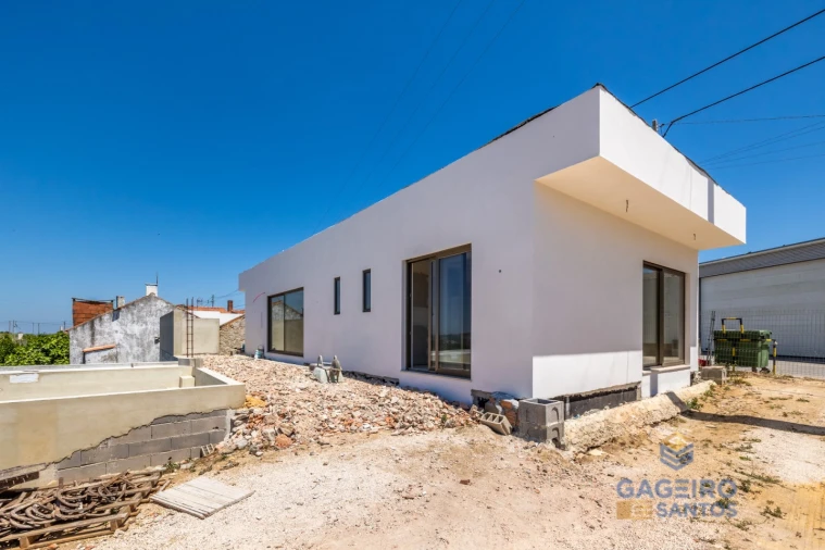 Moradia T3 para Venda em Vimeiro Foto 5