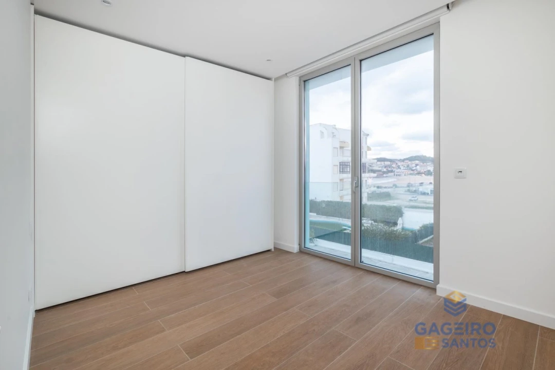 Apartamento T3 para Venda em São Martinho do Porto Foto 12