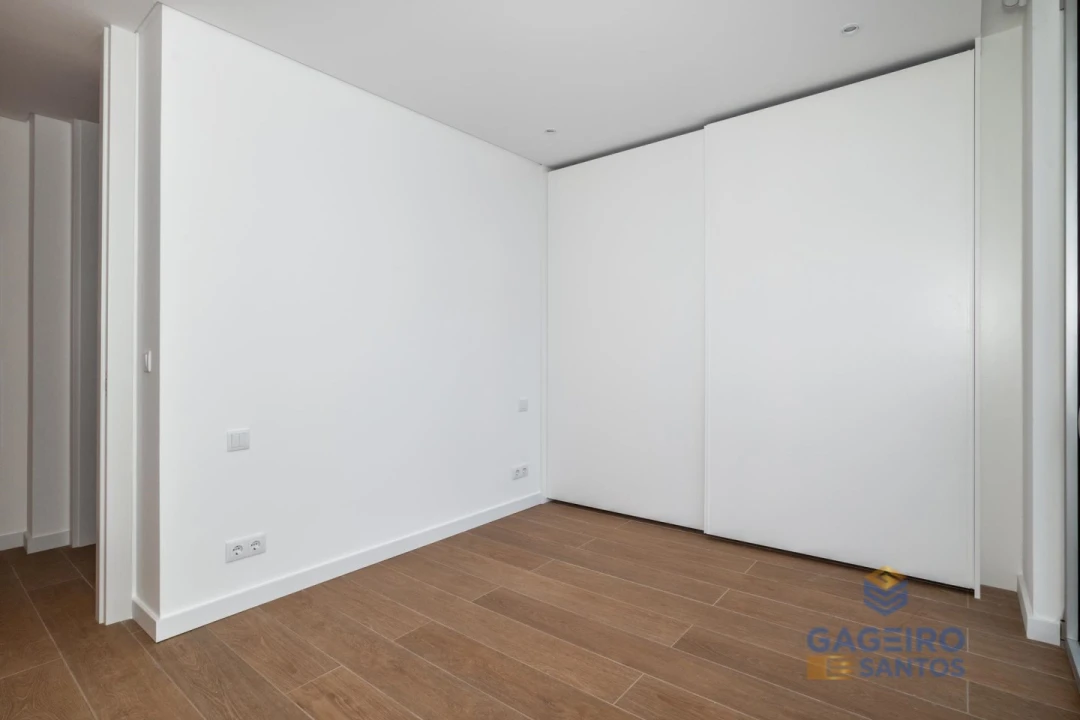 Apartamento T3 para Venda em São Martinho do Porto Foto 13