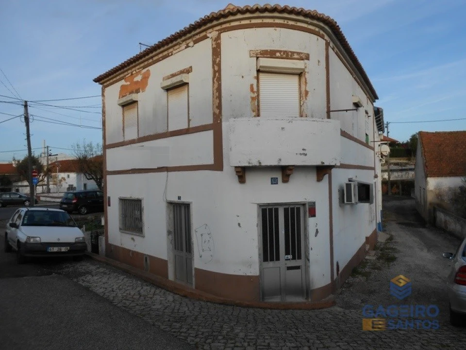Moradia T3 para Venda em Campelos e Outeiro da Cabeça Foto 1
