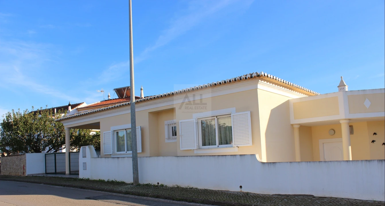 Moradia T4 para Venda em Lagos (São Sebastião e Santa Maria) Foto 66