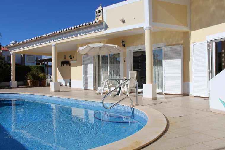 Moradia T4 para Venda em Lagos (São Sebastião e Santa Maria) Foto 4