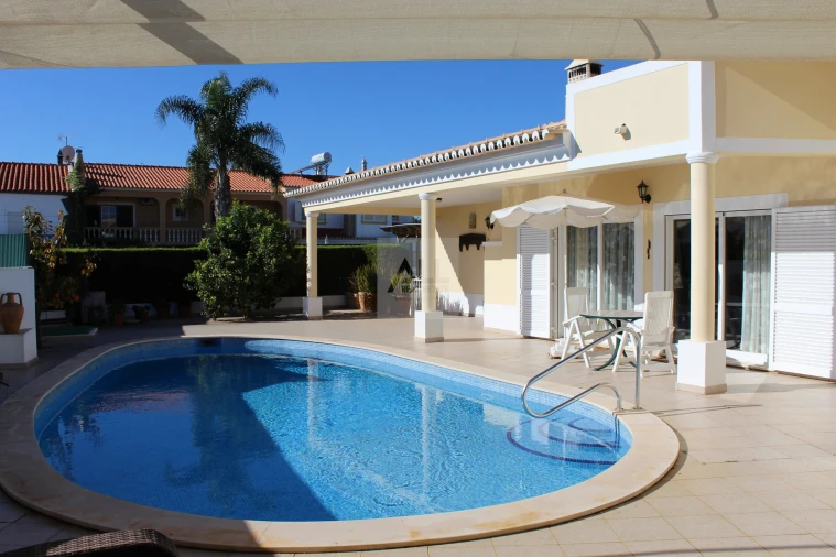 Moradia T4 para Venda em Lagos (São Sebastião e Santa Maria) Foto 3