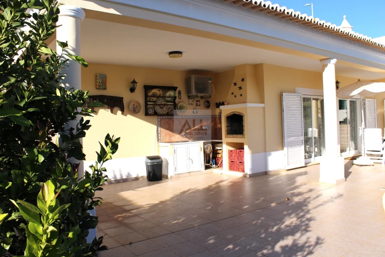 Moradia T4 para Venda em Lagos (São Sebastião e Santa Maria) Foto 10