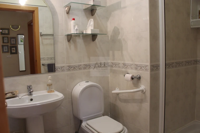 Moradia T4 para Venda em Lagos (São Sebastião e Santa Maria) Foto 35