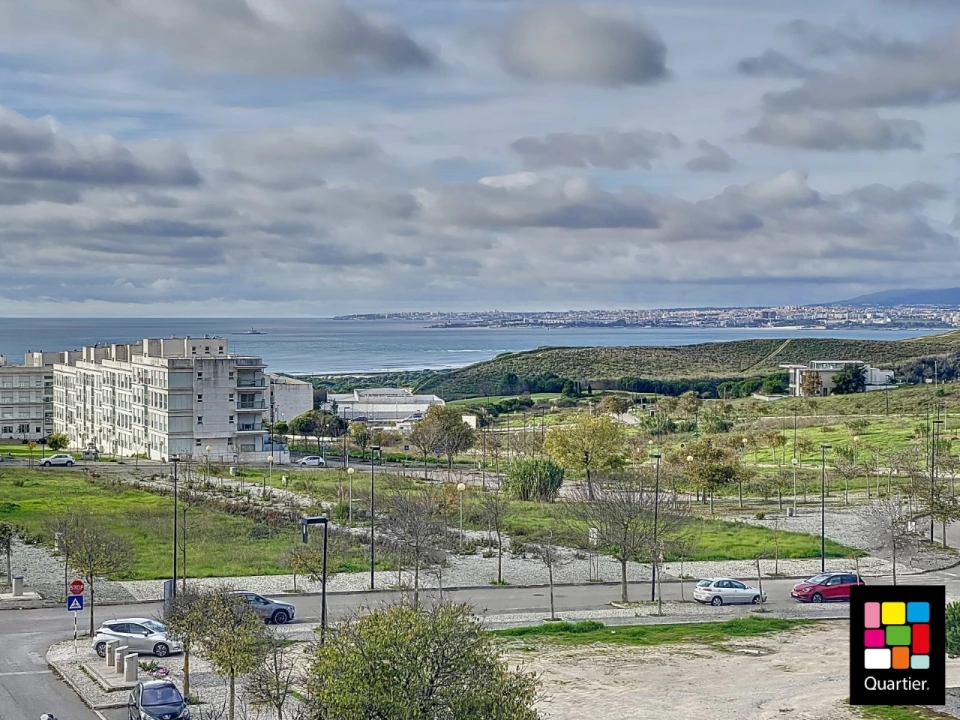 Apartamento T3 para Venda em Caparica e Trafaria Foto 1