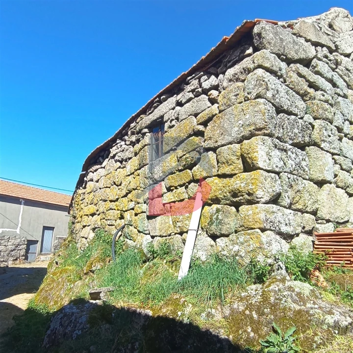 Moradia T2 para Venda em Ferreiros de Tendais Foto 5