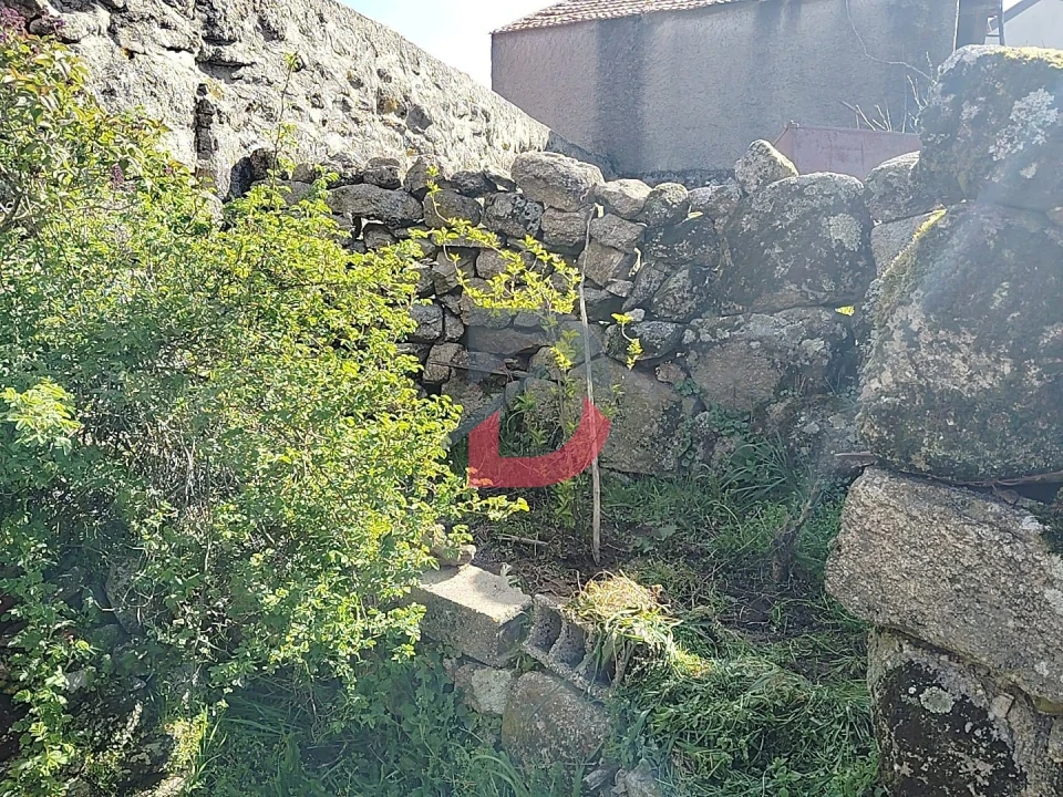 Moradia T2 para Venda em Ferreiros de Tendais Foto 4