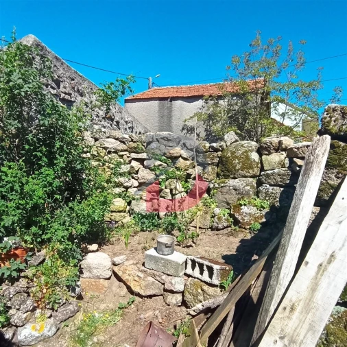 Moradia T2 para Venda em Ferreiros de Tendais Foto 6