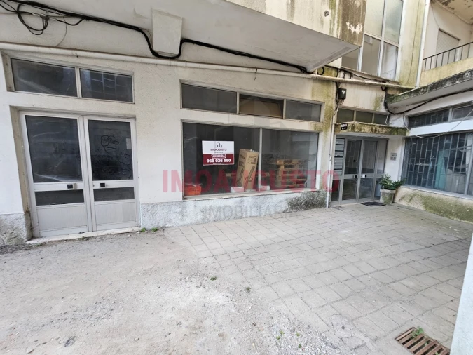 Loja para Arrendamento em Guarda