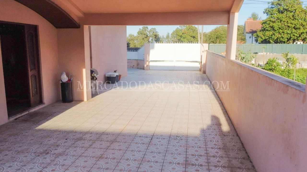 Moradia T4 para Venda em Argoncilhe Foto 18