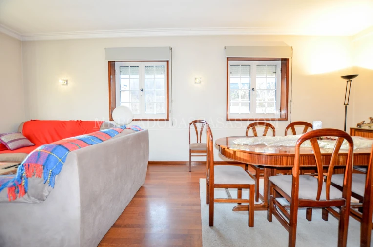 Moradia T4 para Venda em Argoncilhe Foto 4