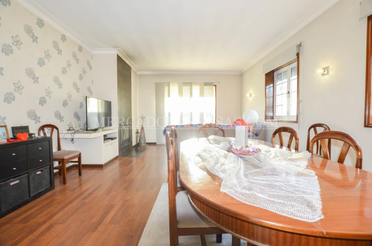 Moradia T4 para Venda em Argoncilhe Foto 6