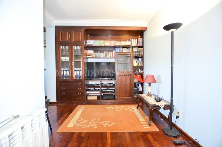 Moradia T4 para Venda em Argoncilhe Foto 14