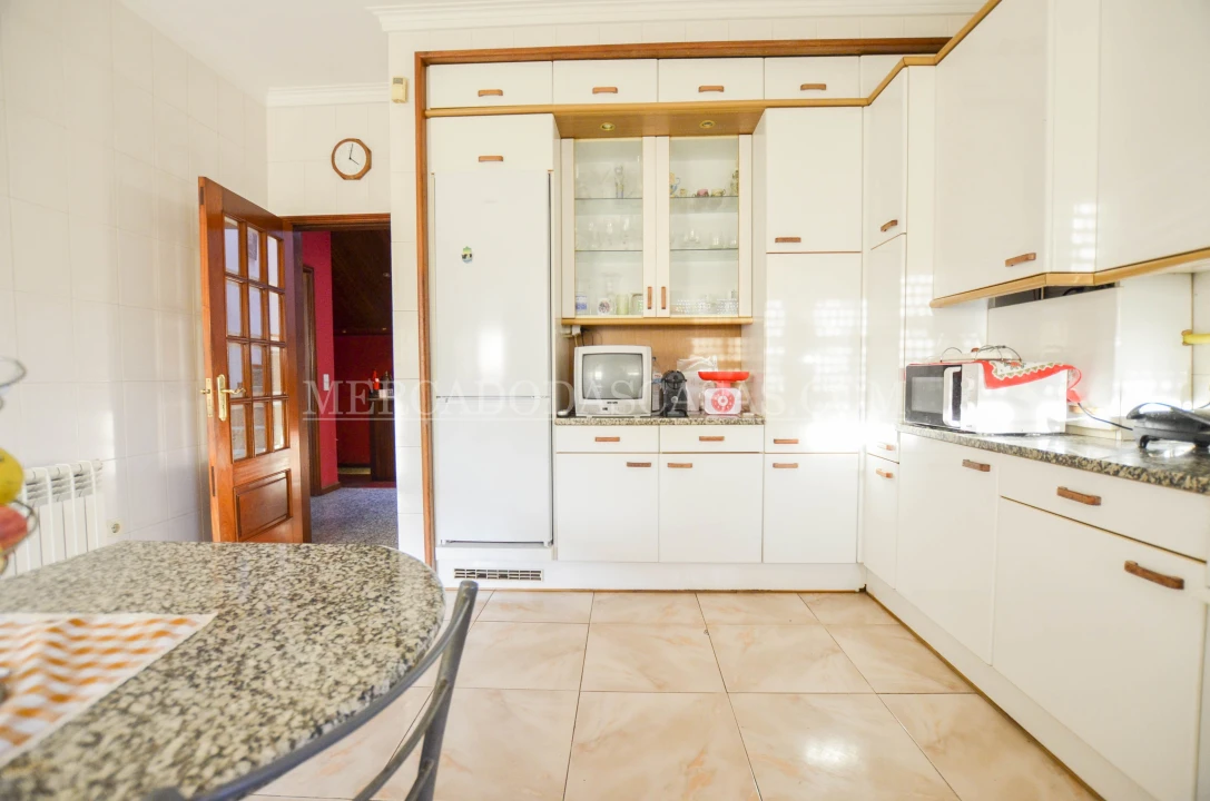 Moradia T4 para Venda em Argoncilhe Foto 7