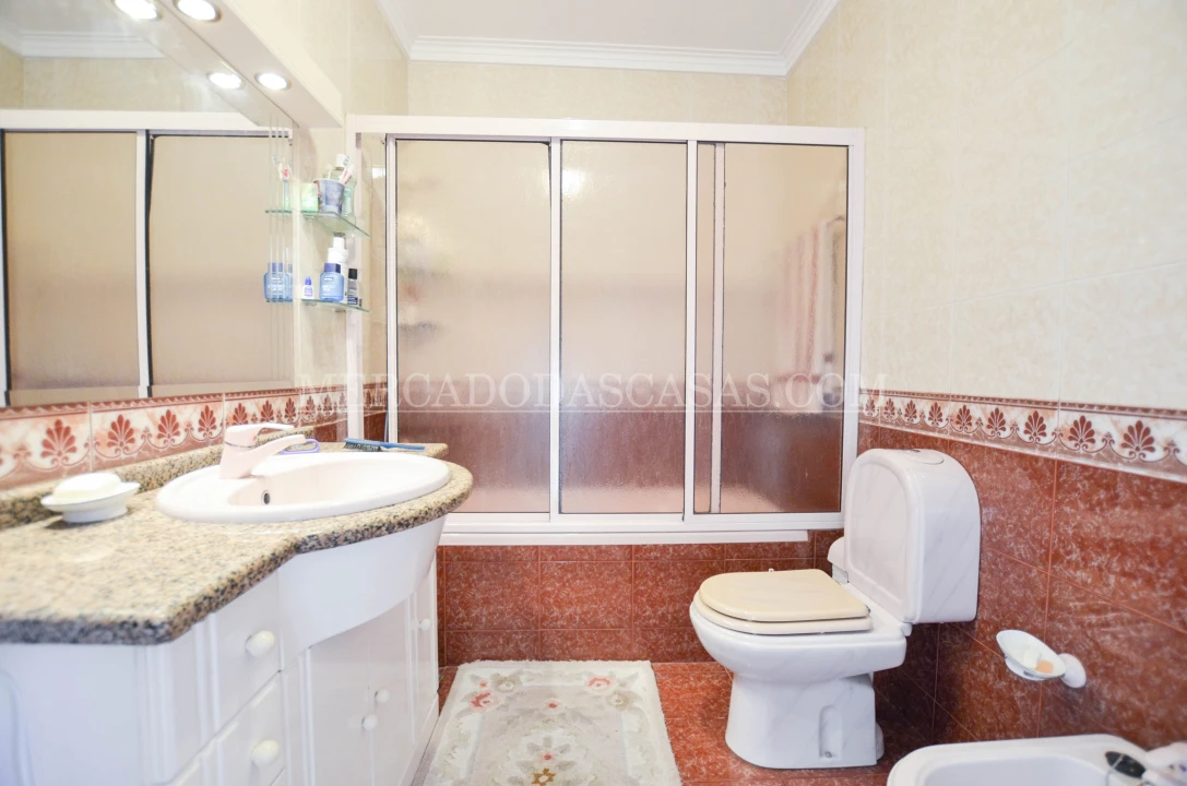 Moradia T4 para Venda em Argoncilhe Foto 15