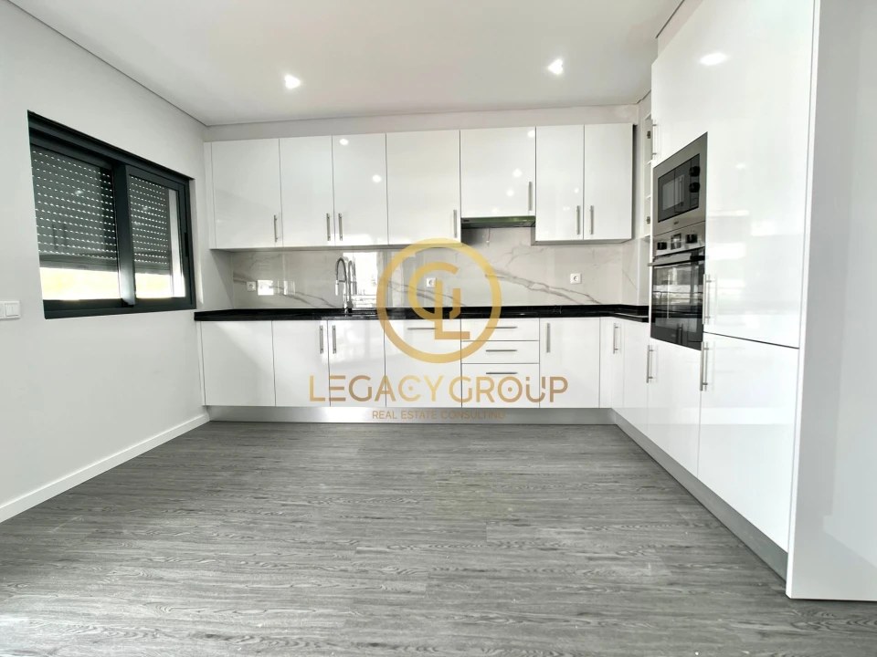 Apartamento T3 para Venda em Quelfes Foto 20