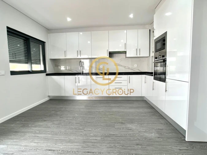 Apartamento T3 para Venda em Quelfes Foto 20