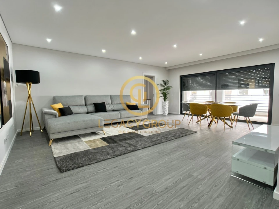 Apartamento T3 para Venda em Quelfes Foto 6
