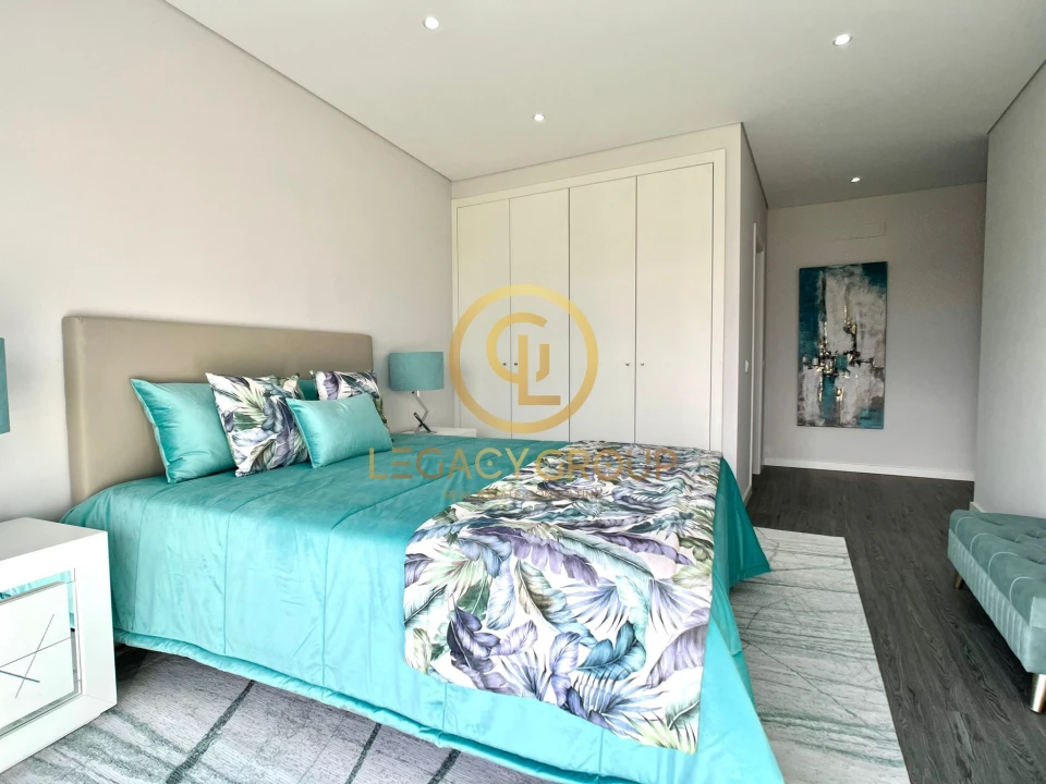 Apartamento T3 para Venda em Quelfes Foto 12