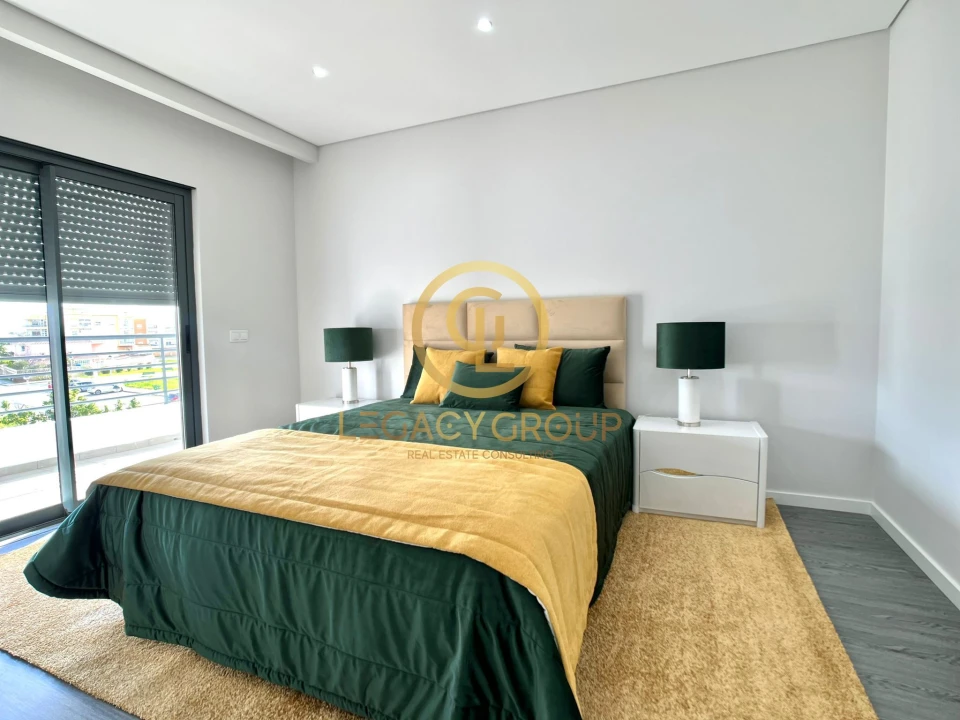 Apartamento T3 para Venda em Quelfes Foto 11