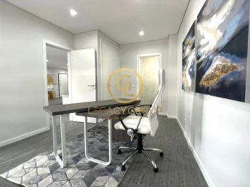 Apartamento T4 para Venda em Quelfes