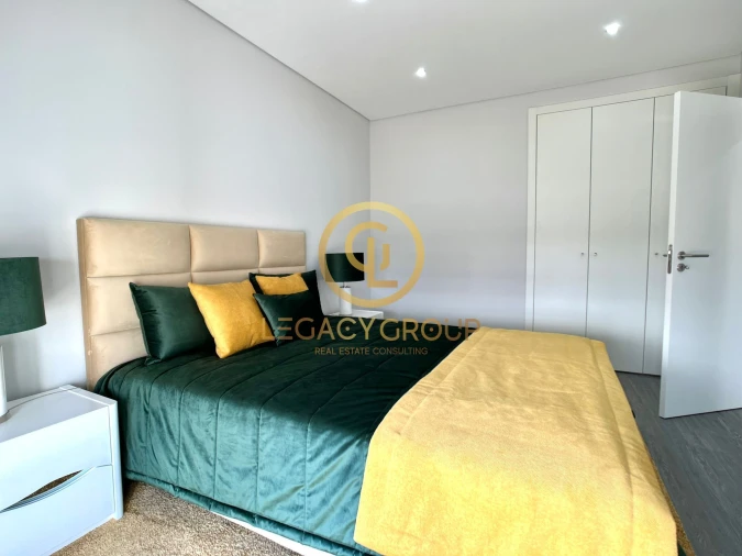Apartamento T4 para Venda em Quelfes Foto 11