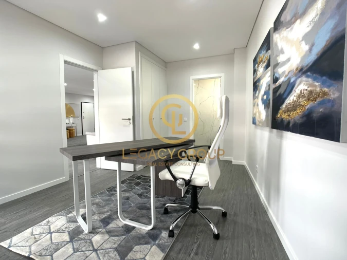 Apartamento T4 para Venda em Quelfes Foto 20