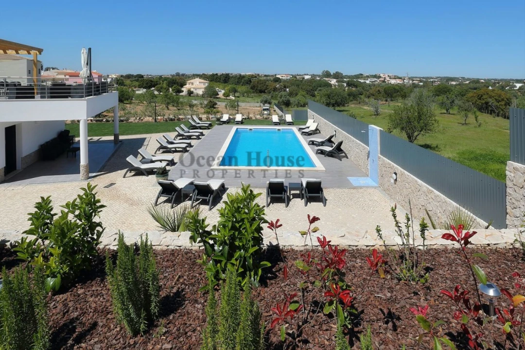 Moradia T10 para Venda em Albufeira e Olhos de Água Foto 17