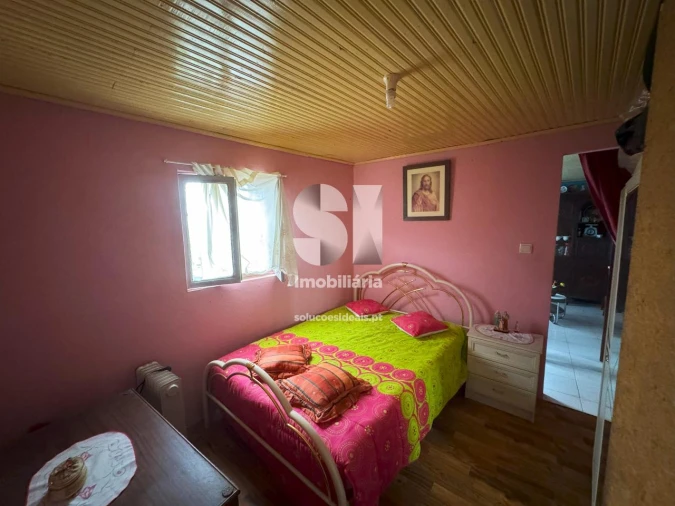 Moradia T2 para Venda em Sanfins do Douro Foto 14