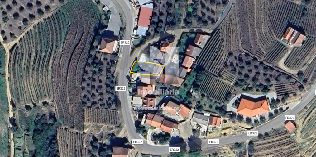 Moradia T2 para Venda em Sanfins do Douro Foto 23