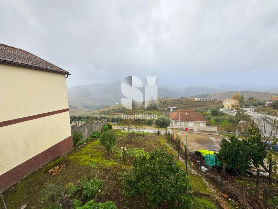 Moradia T2 para Venda em Sanfins do Douro Foto 5