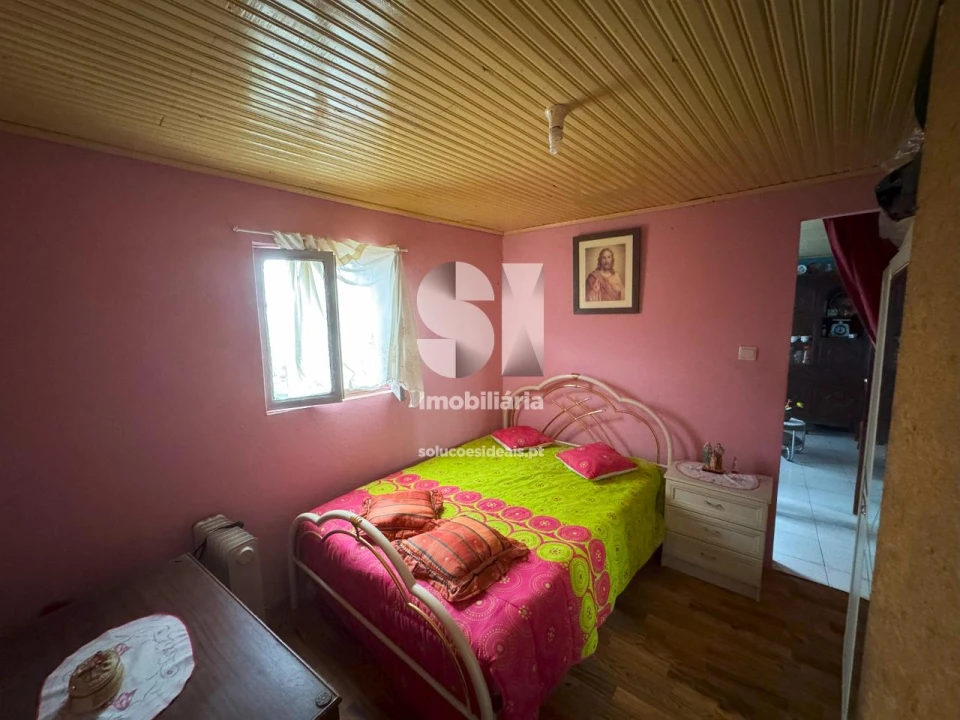 Moradia T2 para Venda em Sanfins do Douro Foto 14