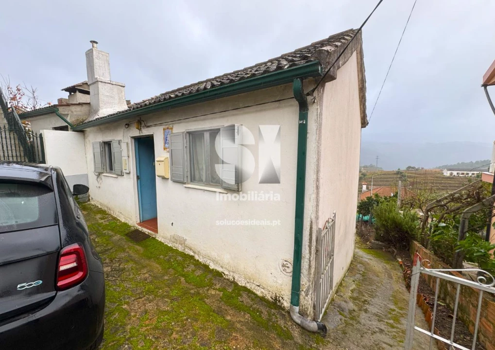 Moradia T2 para Venda em Sanfins do Douro Foto 3