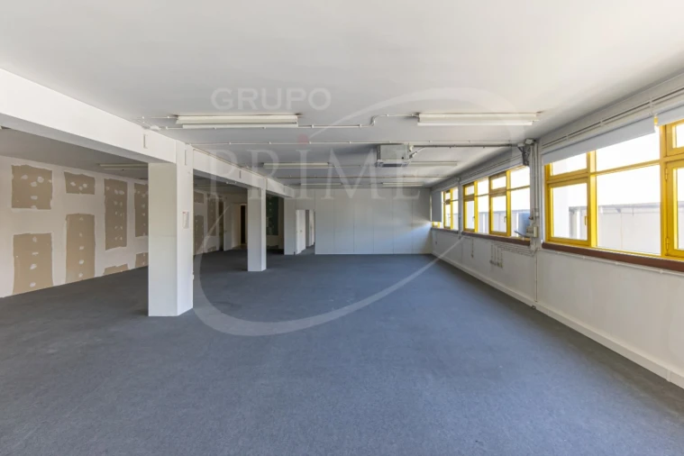 Escritório para Arrendamento em Ramalde Foto 7