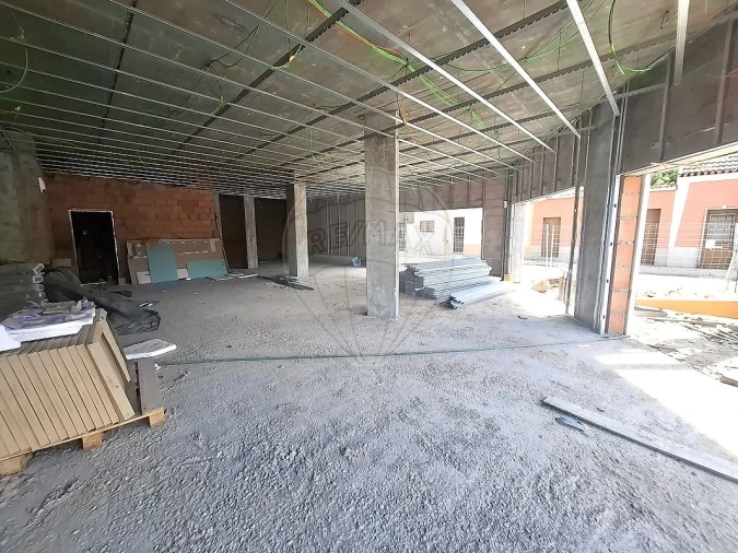 Loja para Venda em Almeirim Foto 3