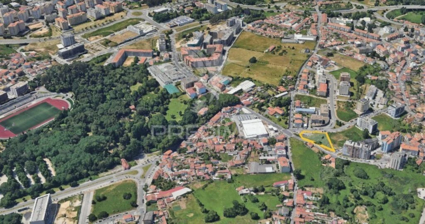 Terreno para Venda em Oliveira do Douro Foto 1