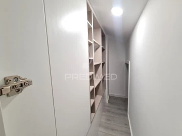 Apartamento T3 para Venda em São Domingos de Benfica