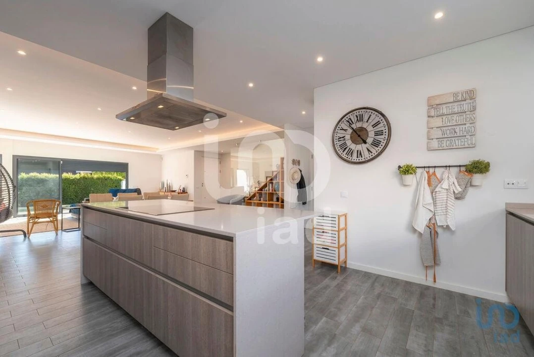 Moradia T3 para Venda em Quarteira Foto 8