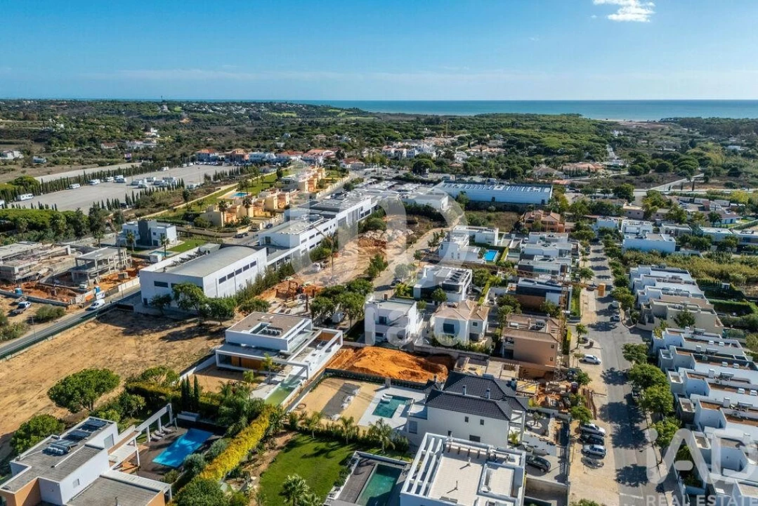 Moradia T3 para Venda em Quarteira Foto 30