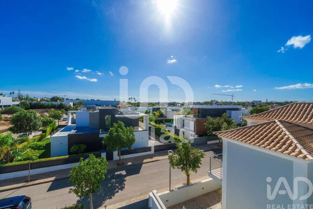 Moradia T3 para Venda em Quarteira Foto 25