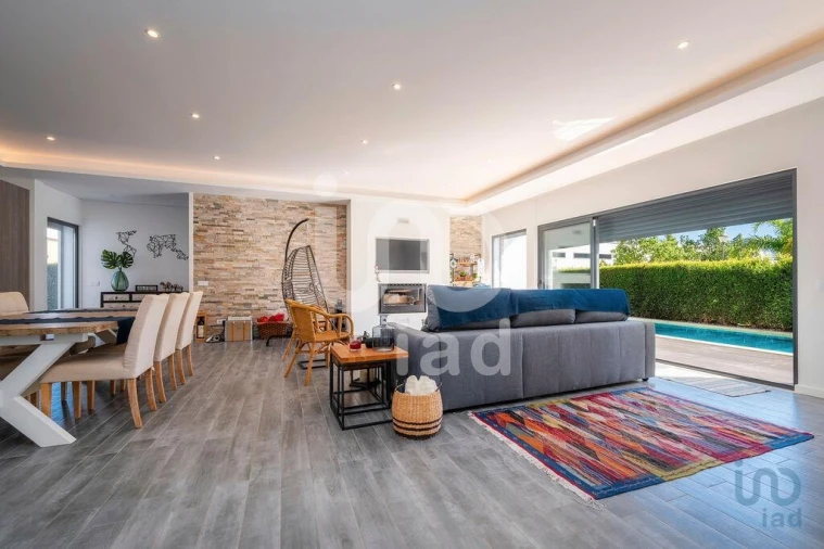 Moradia T3 para Venda em Quarteira Foto 5