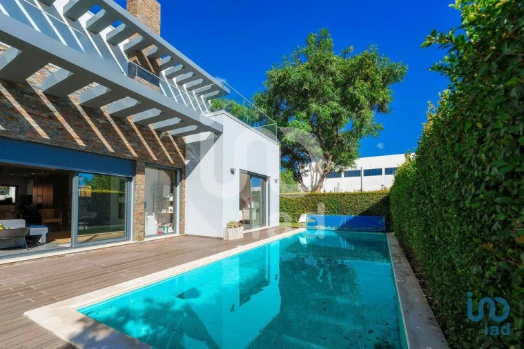 Moradia T3 para Venda em Quarteira Foto 14