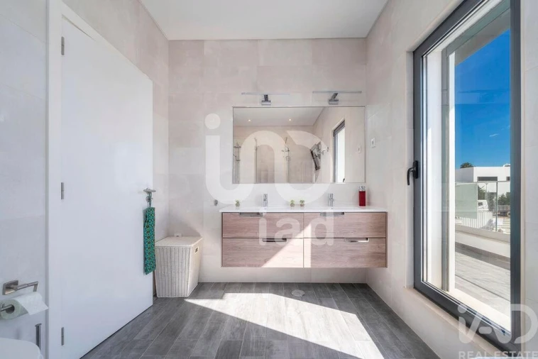 Moradia T3 para Venda em Quarteira Foto 19