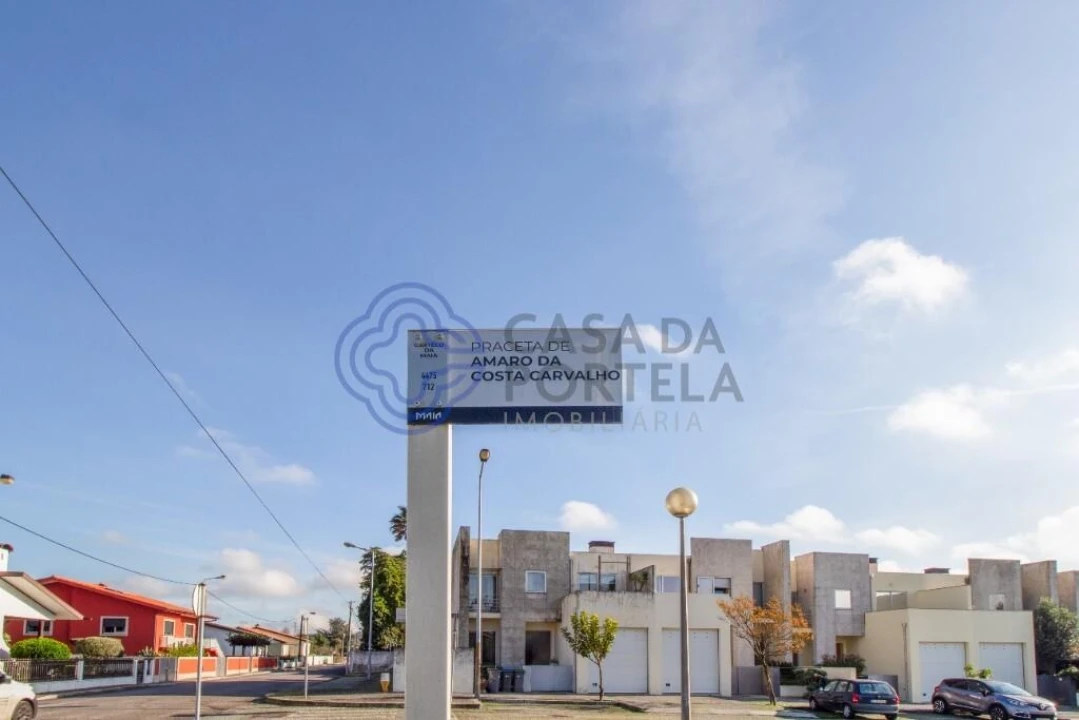 Terreno para Venda em Castêlo da Maia Foto 2