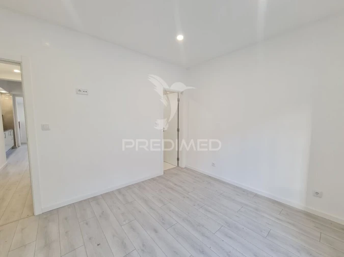 Apartamento T2 para Venda em São Domingos de Benfica Foto 12